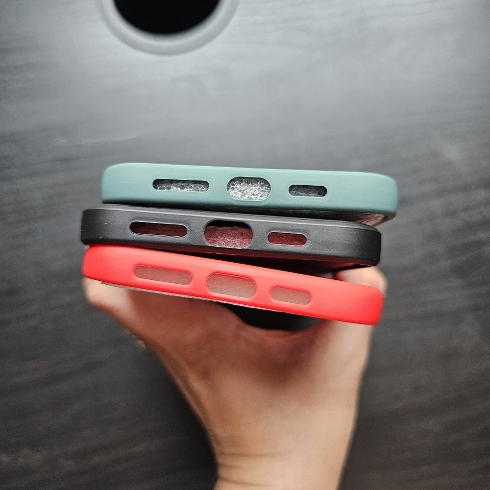 3 IPhone 12 Pro Max Cases - Picture 5 of 5